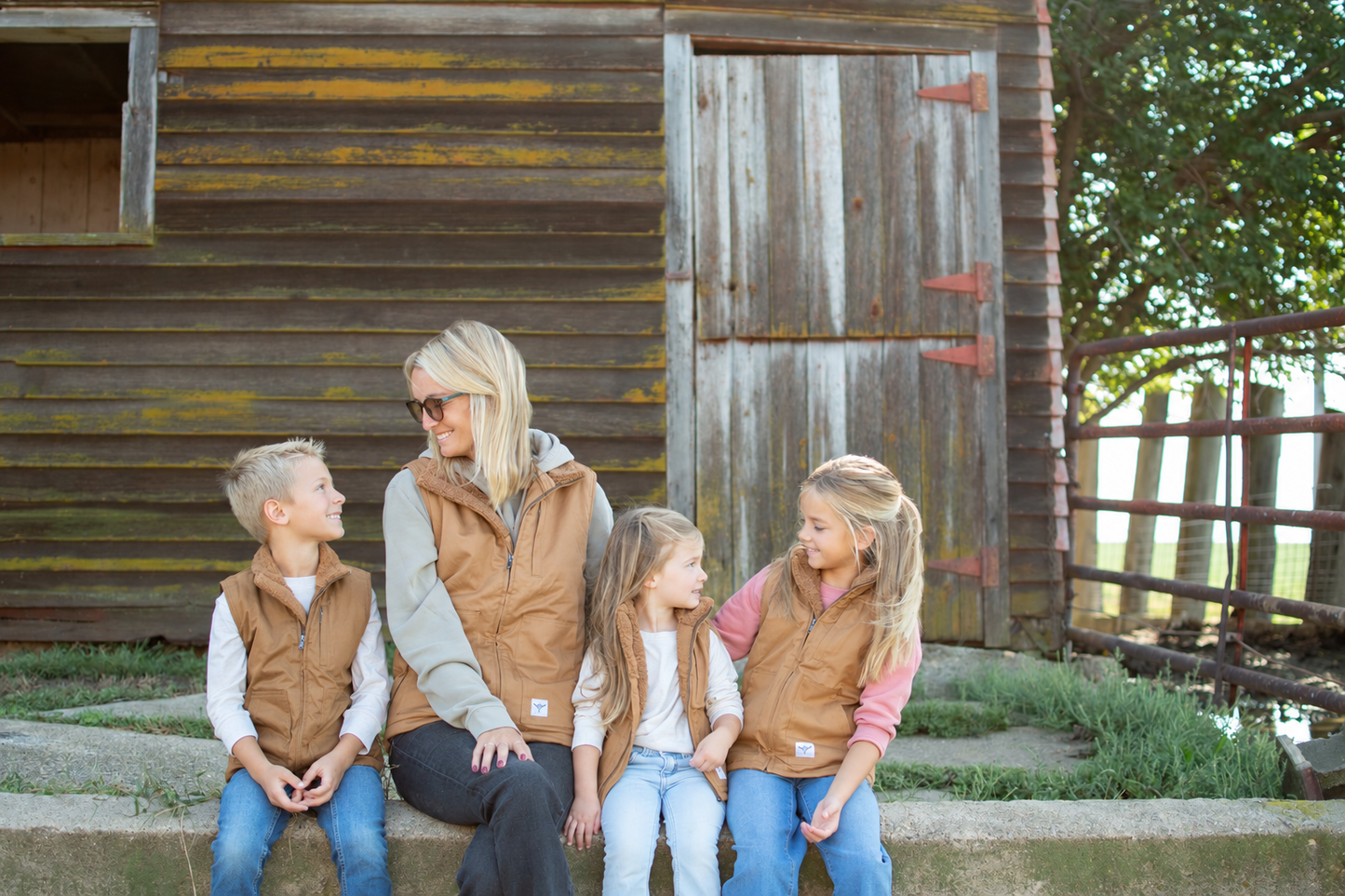 AFC Sherpa Lined Adult Vest - Brown