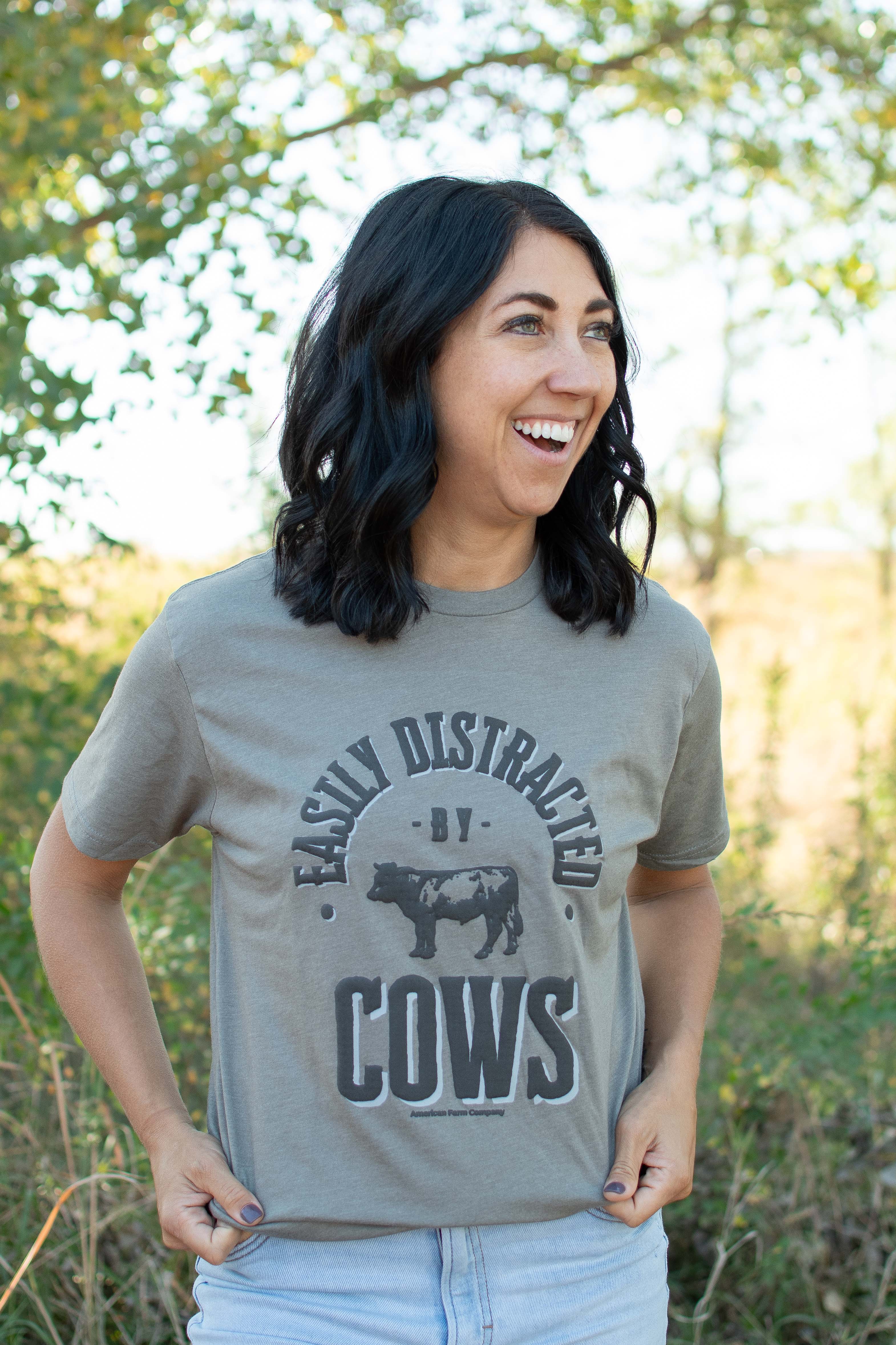 Easily Distracted by Cows Taupe Tee – American Farm Company