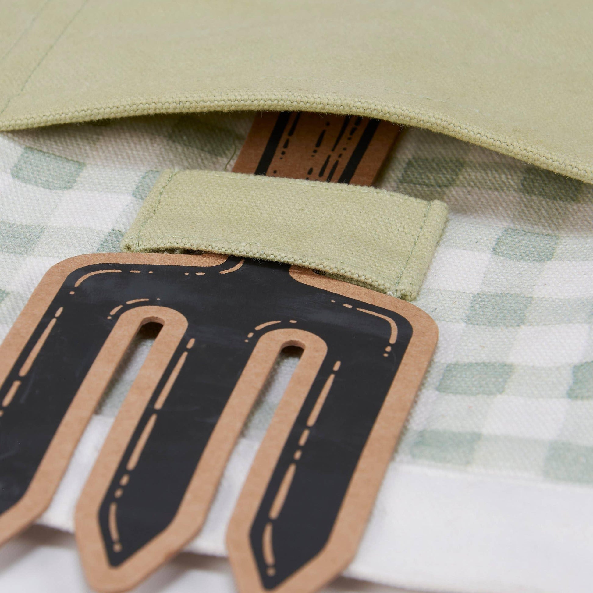 Kids Green Garden Apron - American Farm Company