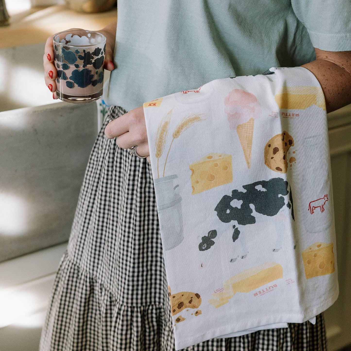 Dairy Cows Tea Towel - American Farm Company
