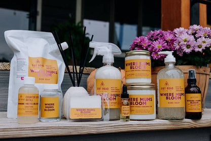 Where Mums Bloom Candle