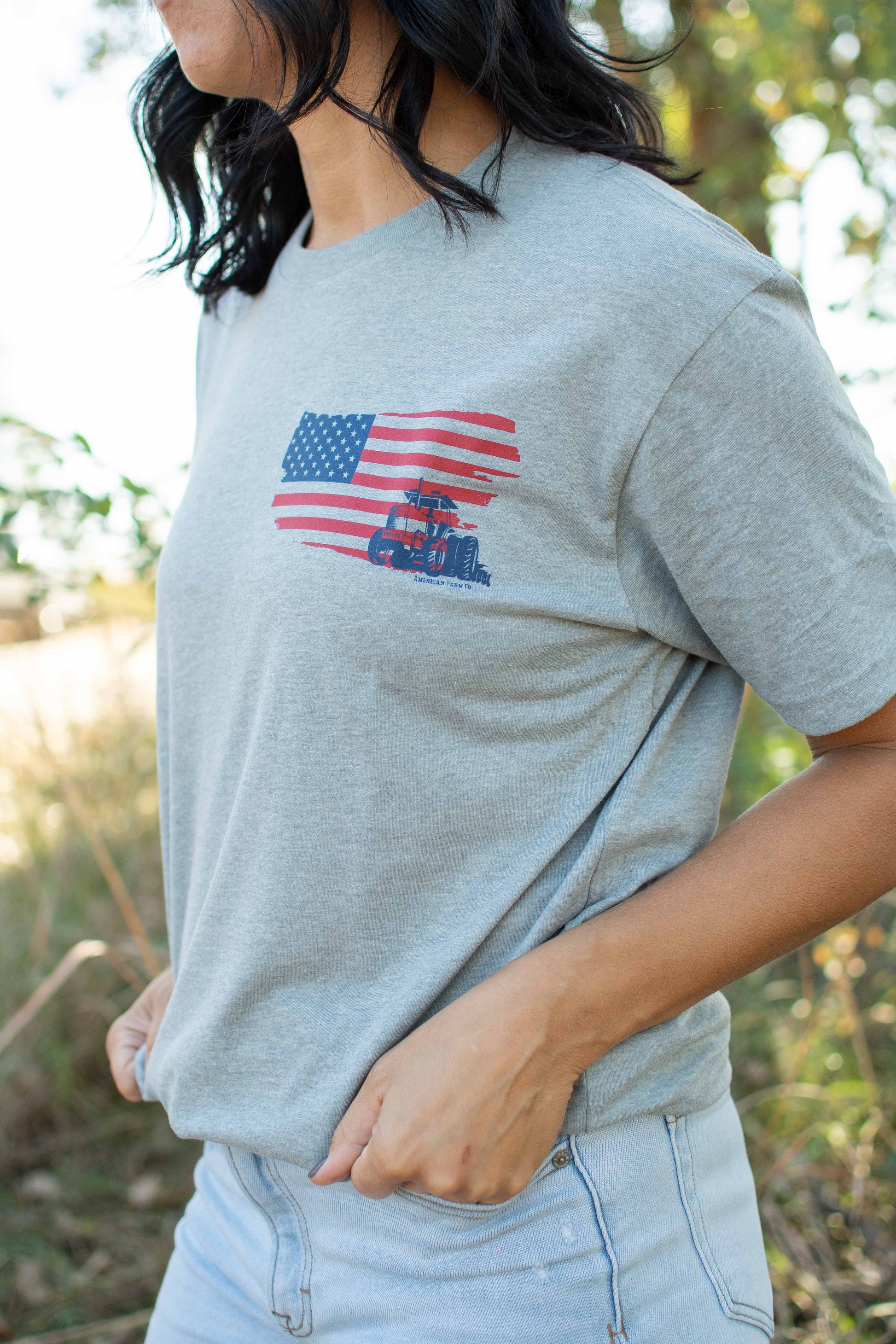 'American Farmer' Grey Tee [W]
