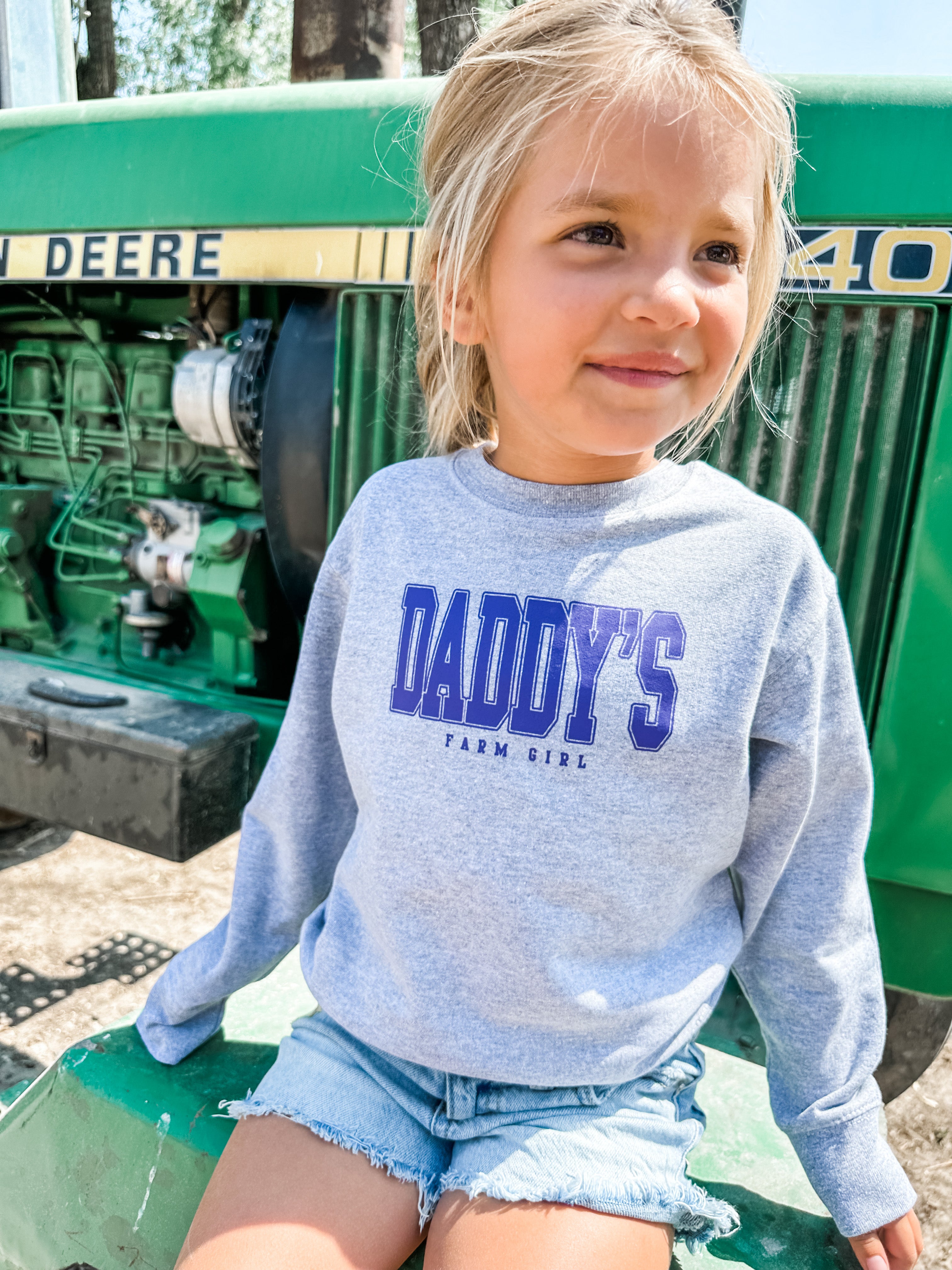 'Daddy's Farm Girl' Grey Toddler/Youth Crewnecks