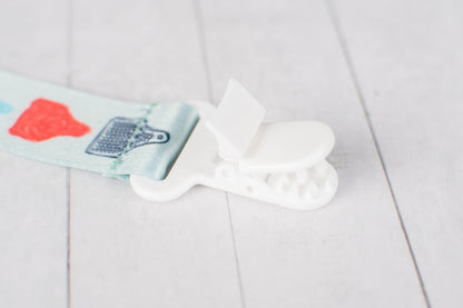 Ear Tags Paci Clip