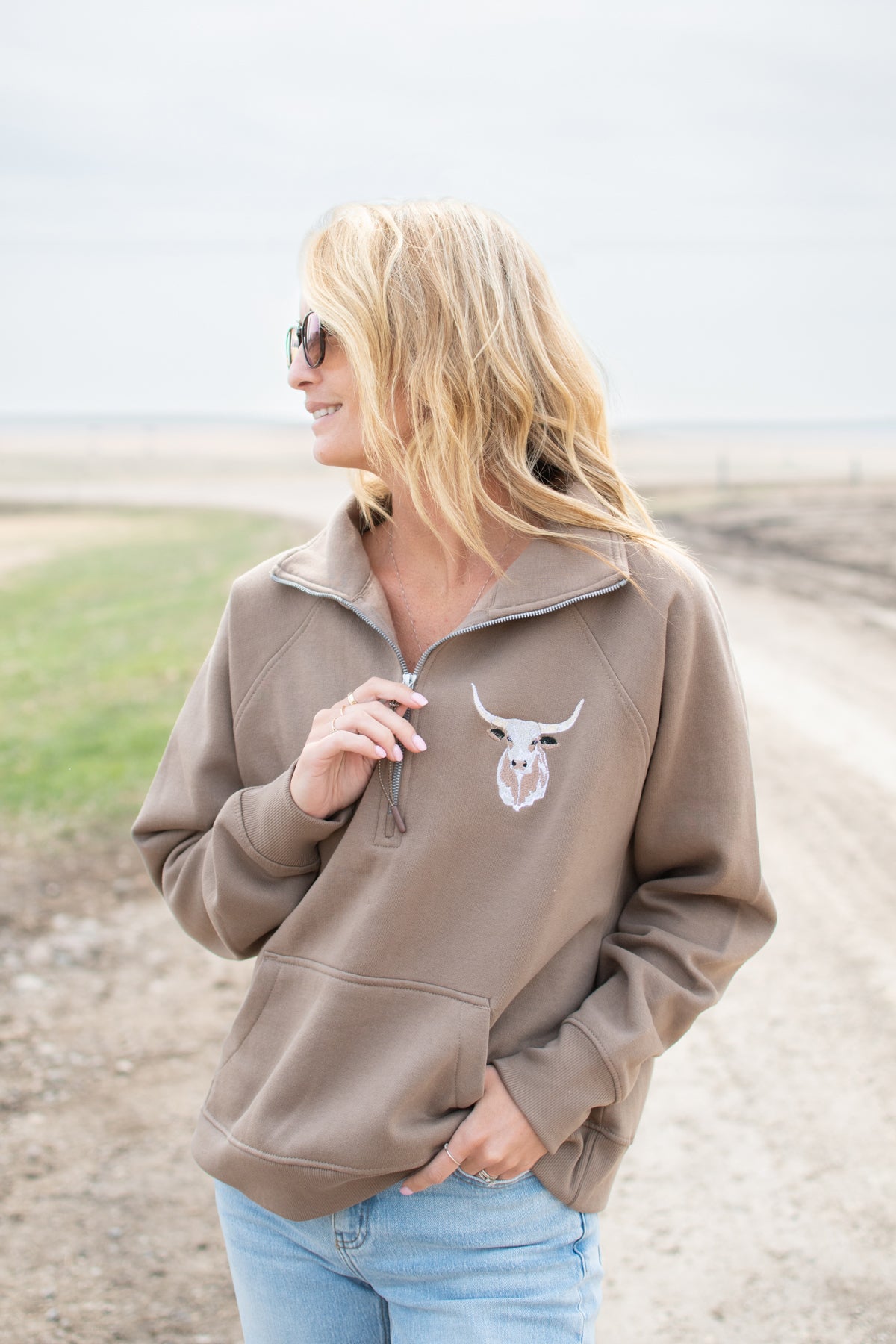 Embroidered Longhorn Brown 1/4 Zip