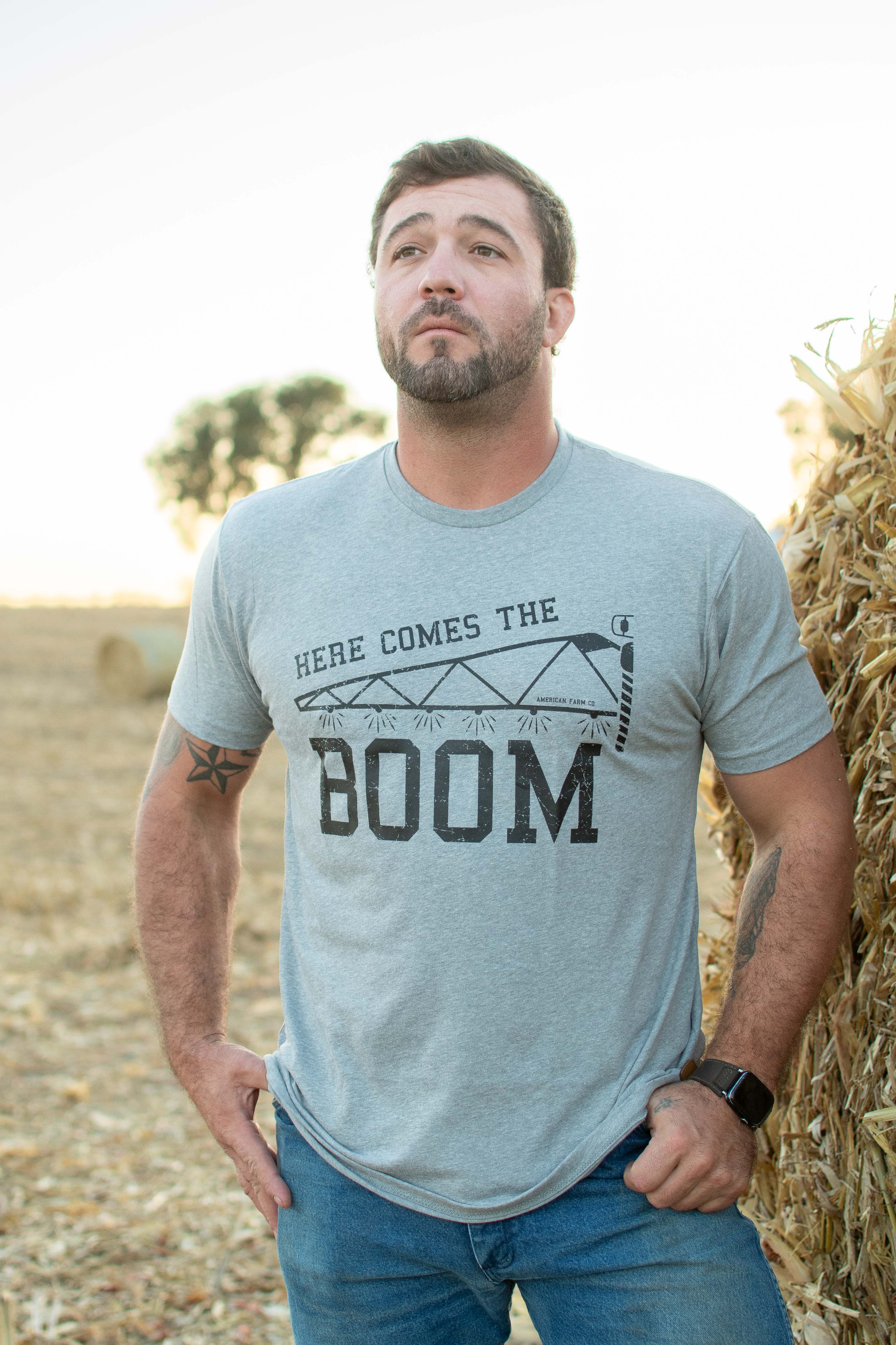 Here comes the Boom' Essentials Tee – American Farm Company