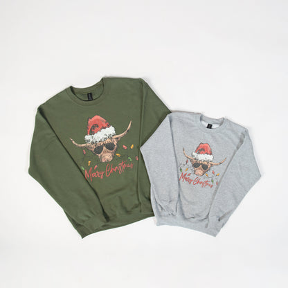 Highland Cow Retro Christmas Crewneck - American Farm Company