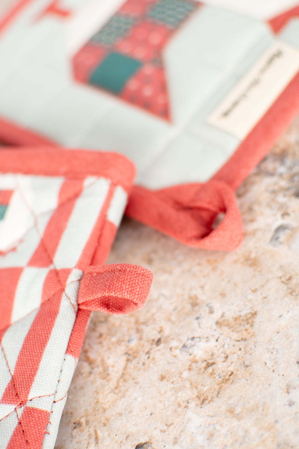 Patchwork Christmas Chicken Oven Mitt & Pot Holder Set