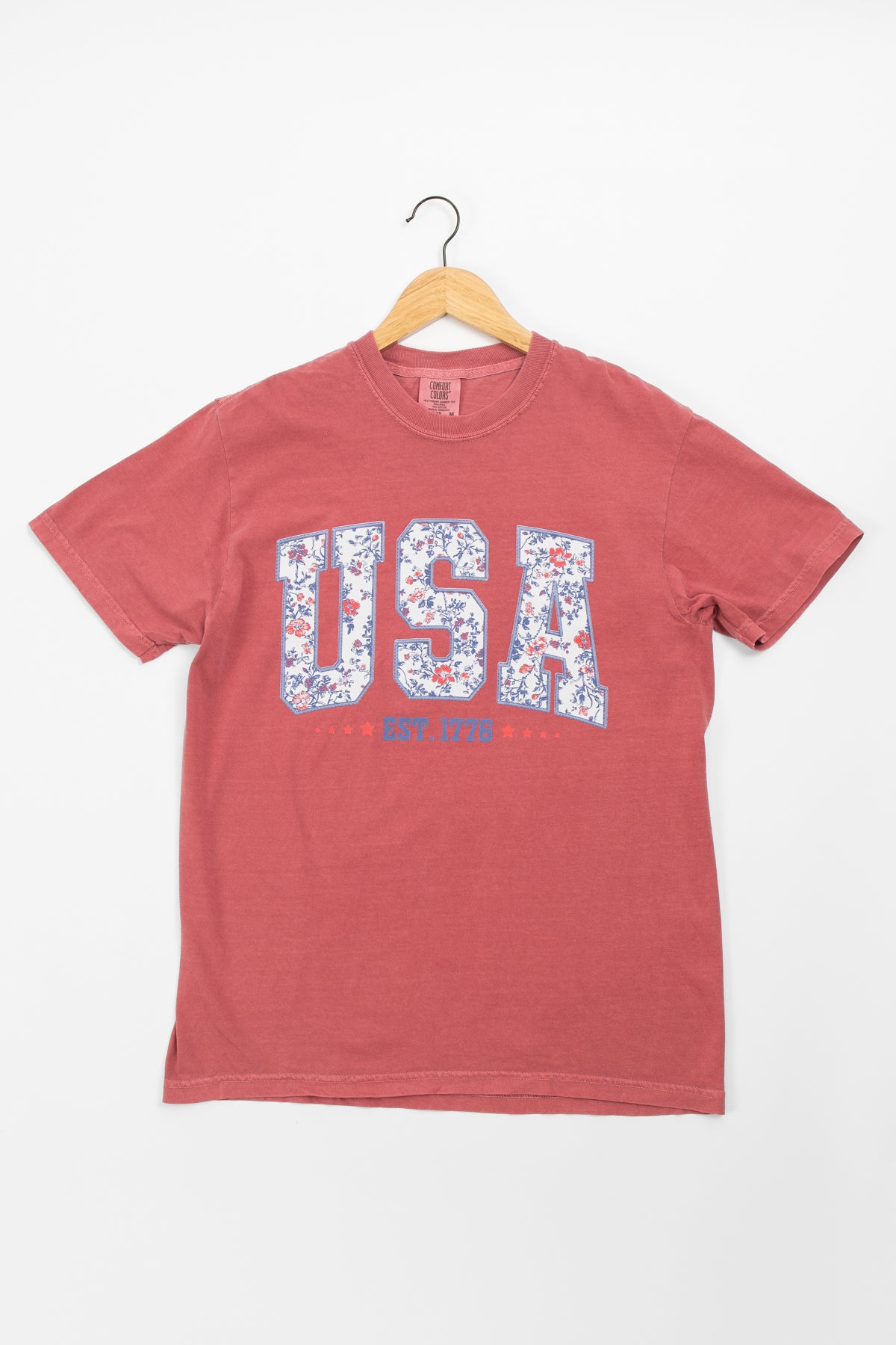 Washed Red Color Patriotic Floral 'USA' Washed Red Tee – American Farm Company