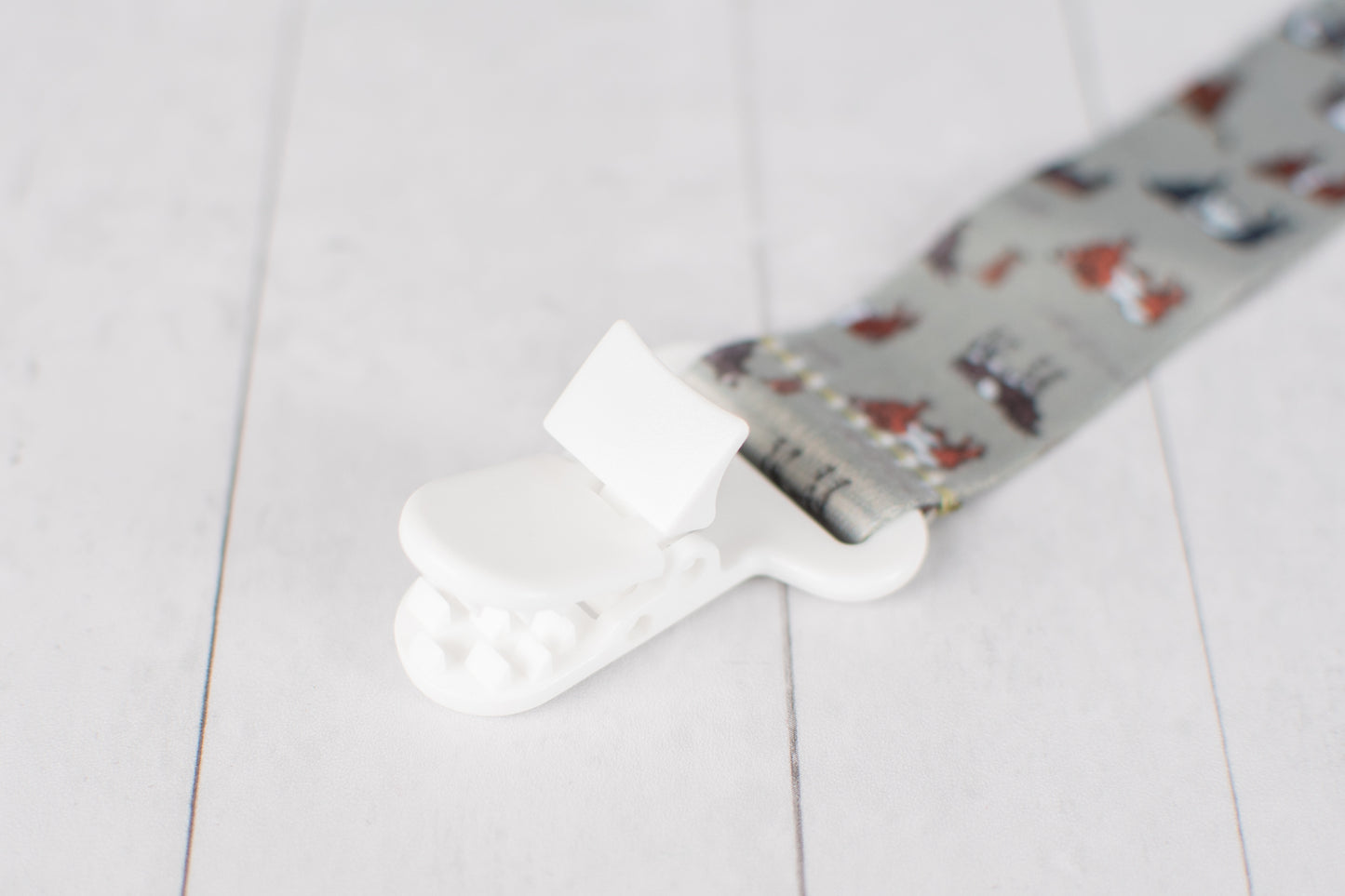Vintage Cattle Paci Clip