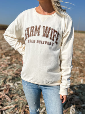 University Style ‘Farm Wife Field Delivery’ Crew